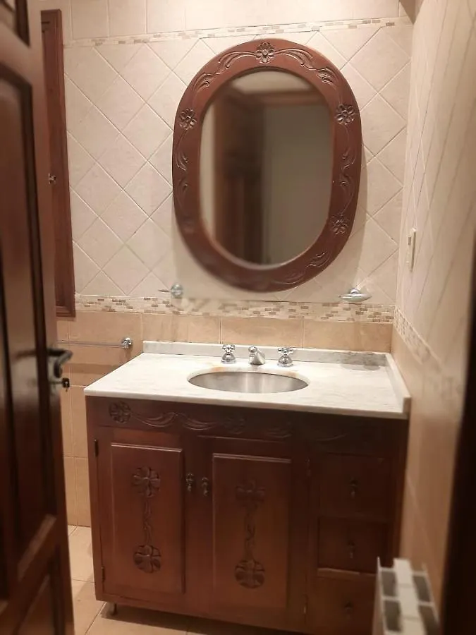 Сasa de vacaciones Villa Casa frente al parque San Martín zona residencial Mendoza